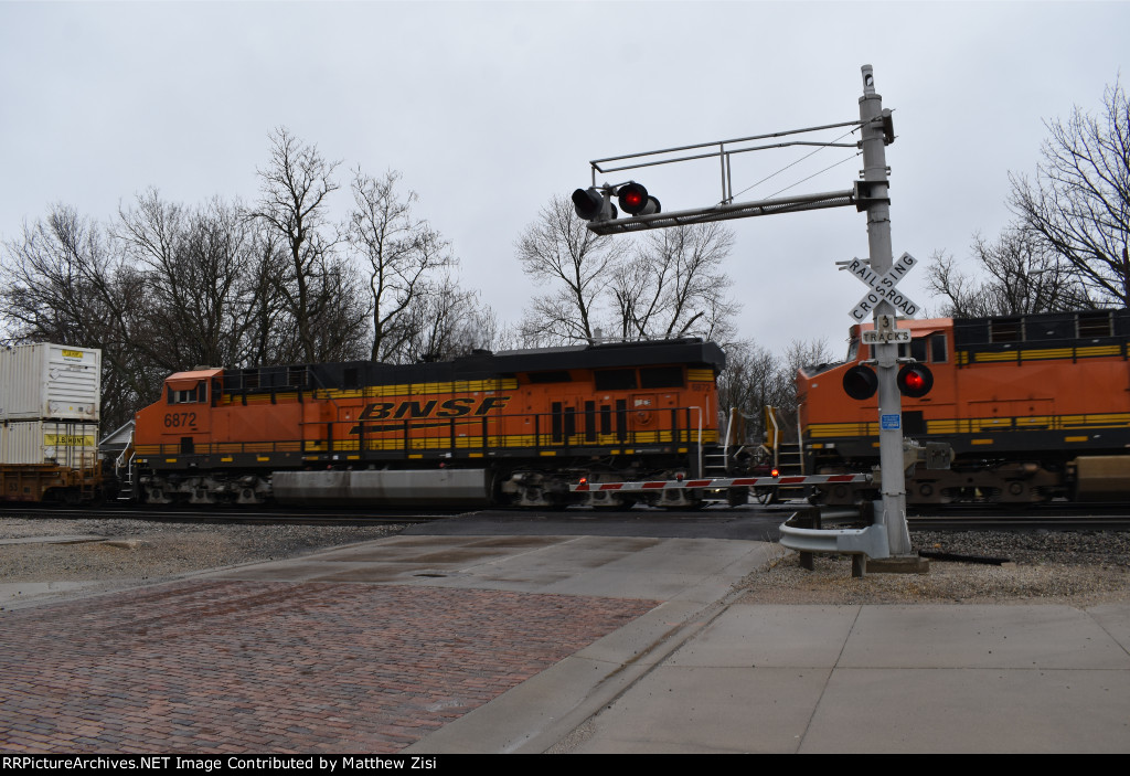 BNSF 6872